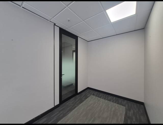 60M² OFFICE TO LET IN SANDTON CENTRAL